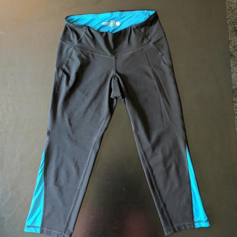 Old Navy Active Exercise Cropped Pants